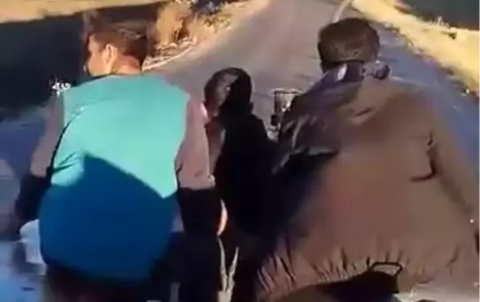 Gençlerden Kaza Anı Çekimi: 4 Yaralı