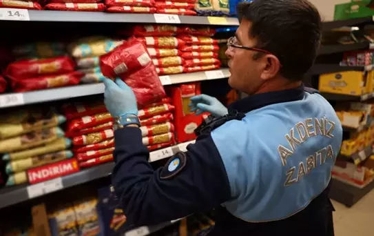 Mersin'de Son Kullanma Tarihli Gıdalar Ele Geçirildi