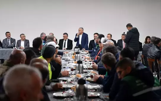 Büyükkılıç'tan Personeline Kahvaltı