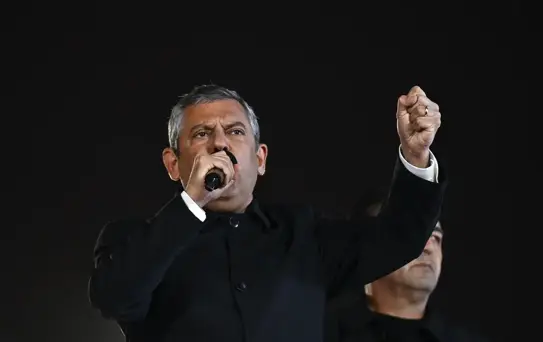 Özgür Özel İstanbul'da Miting Düzenledi