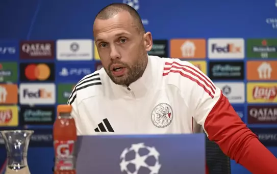 John Heitinga, Osimhen'i dünyaca ünlü iki eski golcüyle kıyasladı