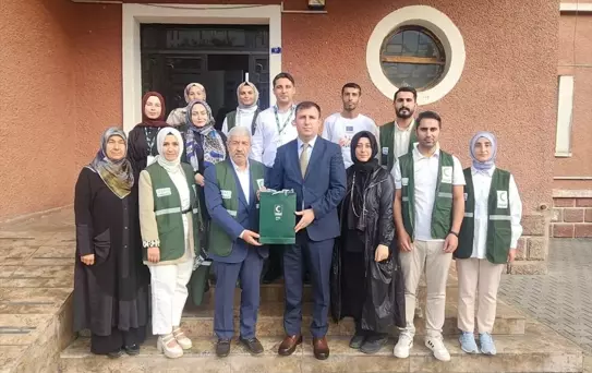 Karaköprü Kaymakamı Yeşilay'ı Ziyaret Etti