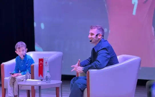 Kerem Aktürkoğlu'ndan Öğrenciye Destek Ziyareti