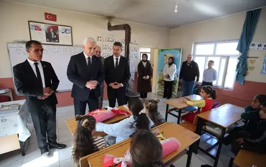 Vali Çakır Gümüşali Köyü'nde Vatandaşlarla Buluştu