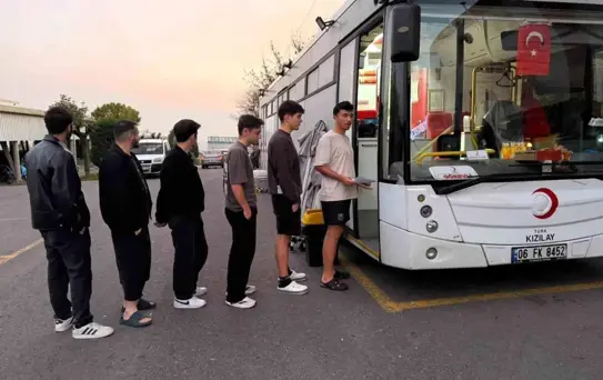 Düzce Yurt Öğrencilerinden Kan Bağışı Desteği