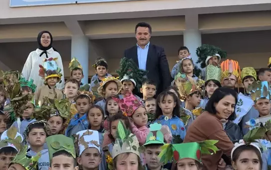 Sarıoğlan'da Geri Dönüşüm Defilesi