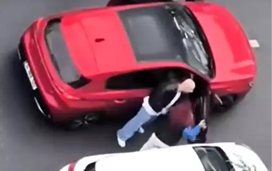 Beylikdüzü'nde Yol Tartışması Kavga Çıkardı