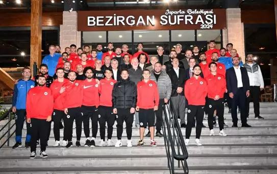 Başkan Başdeğirmen, Isparta 32 Spor'a Destek Verdi