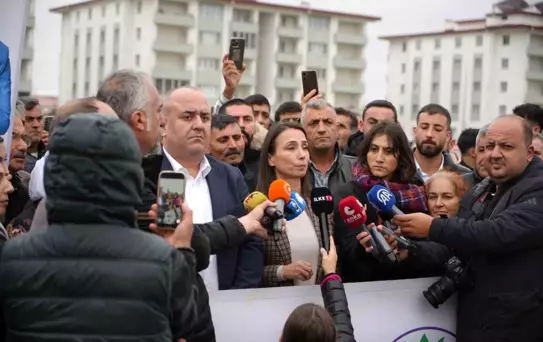 DEM Parti Genel Başkanı Tülay Hatimoğulları, Selahattin Demirtaş'ı Ziyaret Etti