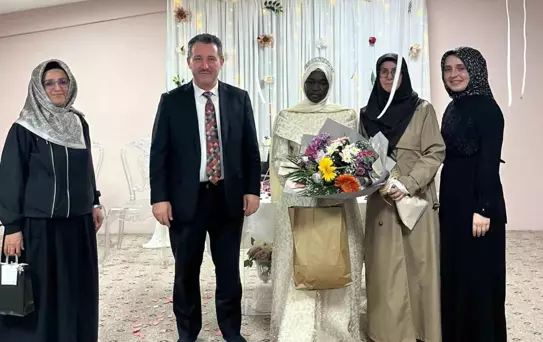 Sudanlı Öğrenci 8 Ayda Hafız Oldu