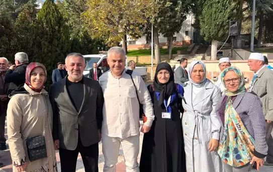 Umreciler Manevi Duygularla Uğurlandı