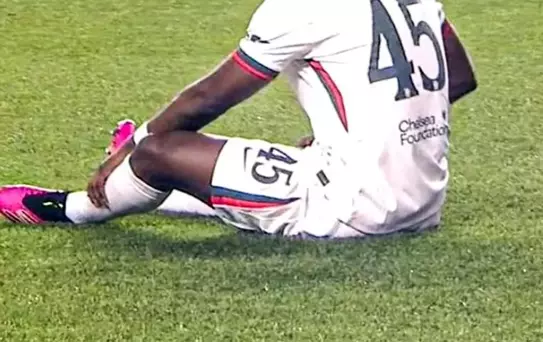 Bonservisine bir oda dolusu para verilen futbolcunun kabusu bitmiyor 