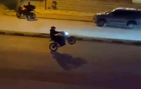 Safranbolu'da Tehlikeli Motosiklet Gösterisi