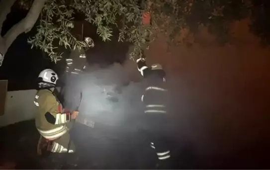 Hatay'da Park Halindeki Araç Yandı