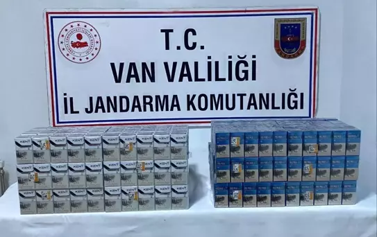 Van'da Kaçak Sigara ve Eşya Operasyonu