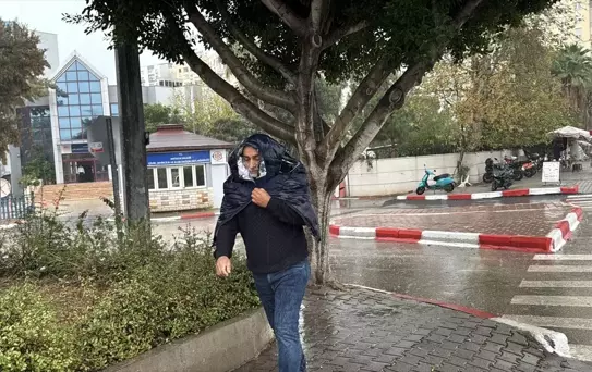 Antalya'da Sağanak Yağış ve Hasar