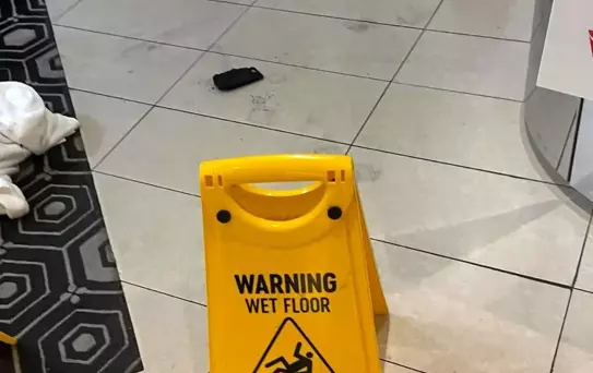 Melbourne Havalimanı'nda Şarj Cihazı Yangını