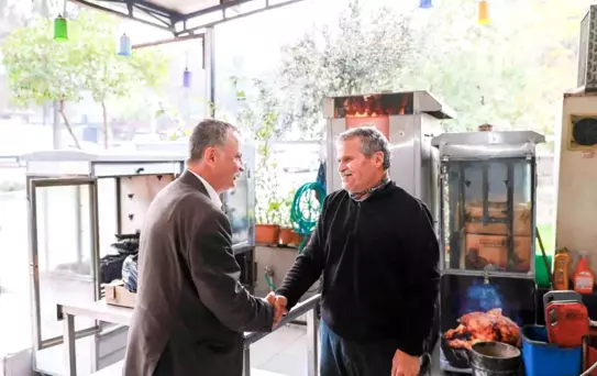 Yunusemre Belediye Başkanı Balaban, Laleli Mahallesi'nde Esnaf Ziyareti Gerçekleştirdi