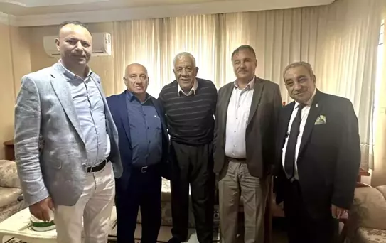 Beyağaç Belediye Başkanı, Altın Kemerli Başpehlivan Hüseyin Çokal'ı Ziyaret Etti