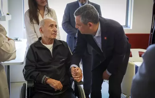 Özgür Özel, Hikmet Çetin'i Ziyaret Etti