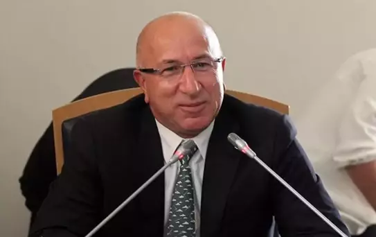 Firari iş insanı Turgay Ciner de bahis soruşturmasına dahil edildi