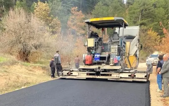 Kütahya'da Köy Yolu Çalışmaları İncelendi
