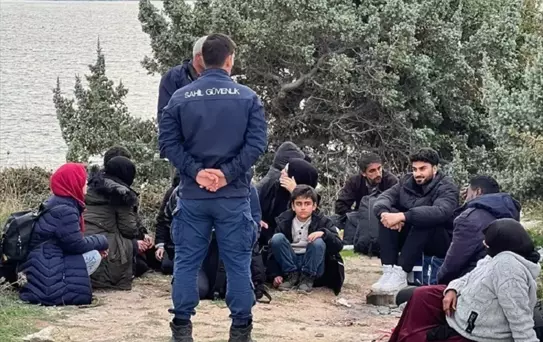 Çeşme'de 24 Düzensiz Göçmen Yakalandı