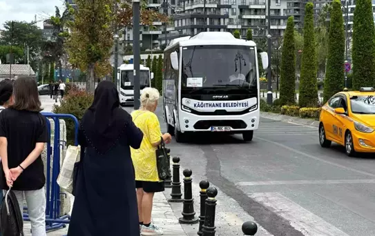 Kağıthane Belediyesi'nden Ücretsiz Mezarlık Ziyareti Servisi