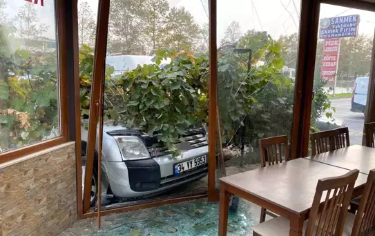 İzmit'te Kaza: 1 Ölü, 3 Yaralı