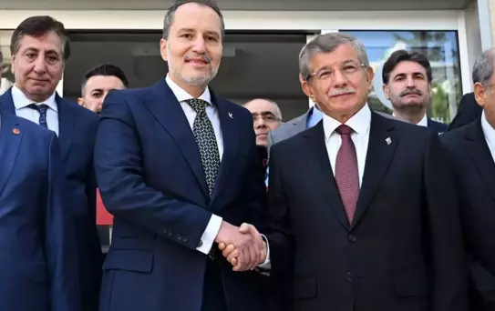 Siyaset kulislerini sarsacak haber! İki parti birleşmek için görüşmelere başladı