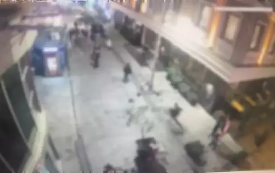 Taksim'de kapkaç: Hırsız yakalandı