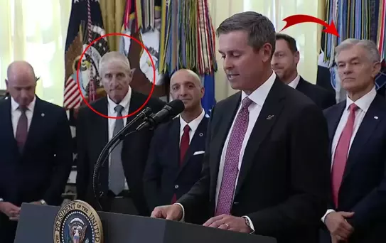 Trump'ın basın toplantısında korku dolu anlar! İlk müdahaleyi Mehmet Öz yaptı