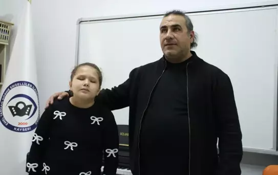 Görme Engelli Hira'nın Müzik Hayali