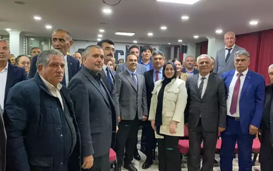 Bakan Kacır, Iğdır'da Çocuklara Oyuncak Togg Hediye Etti