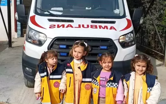 Minik Öğrenciler 112 Acil Komuta Merkezini Ziyaret Etti