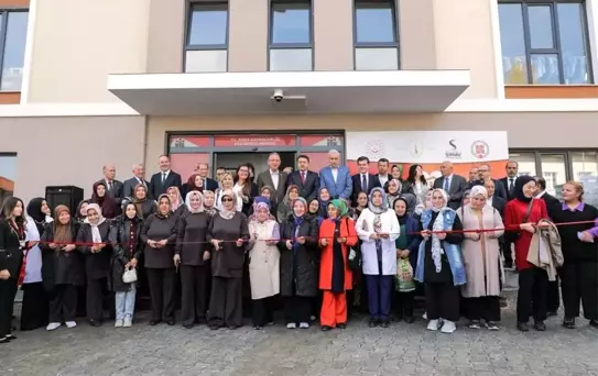 Kütahya Valisi Işın: 'Kadınlarımız toplumun direğidir'