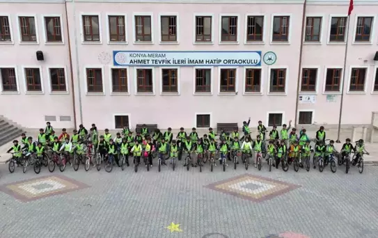 Konya'da 'Güvenli Okul Yolları Projesi' ile Bisikletle Okula Giden Öğrenci Sayısı Artıyor
