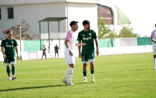 12 Bingölspor, Diyarbekirspor'u 2-0 Yendi