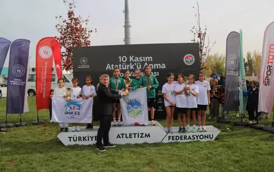 Atatürk'ü Anma Töreni ve Atletizm Yarışları