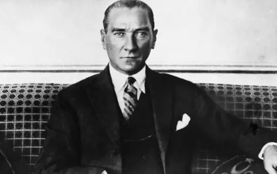 Cumhuriyetimizin kurucusu Ulu Önder Mustafa Kemal Atatürk'ün ebediyete intikalinin üzerinden 87 yıl geçti