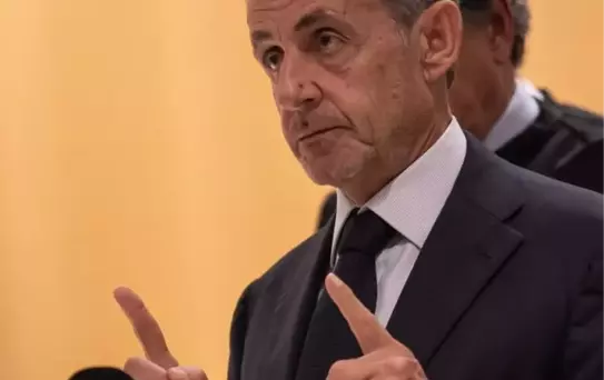 Sarkozy Şartlı Tahliye Edildi