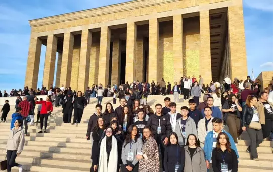 Küçükçekmece Belediyesi'nden Anıtkabir'e Anma Gezisi