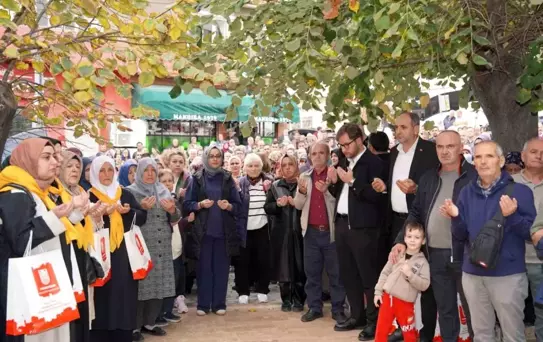 Umreye Giden Kafile Duygusal Uğurlama ile Yola Çıktı