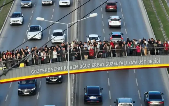 Atatürk'ü Anma Programı İzmir'de Düzenlendi