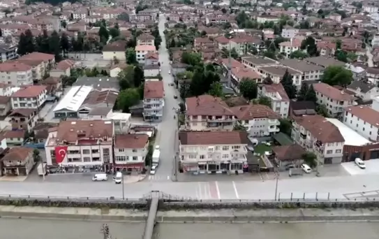 Düzce Belediye Başkanı: Deprem Yönetmeliklerine Harfiyen Uyum Sağlıyoruz