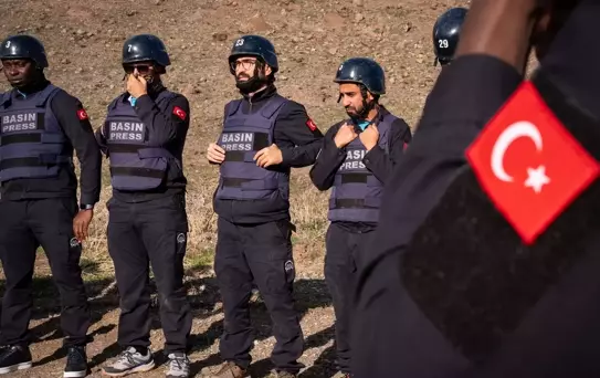 Savaş Muhabirlerine Tehlikeli Alan Eğitimi