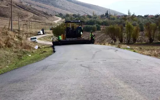 Uluköy-Akçaköy Yolu İçin Asfalt Çalışması Başladı