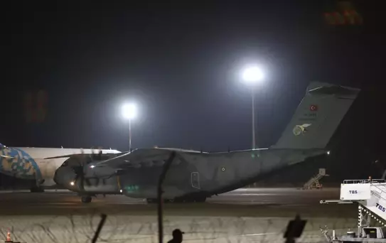 Gürcistan'da düşen askeri kargo uçağında şehit olan askerlerin naaşlarını taşıyan uçak Tiflis'ten ayrıldı