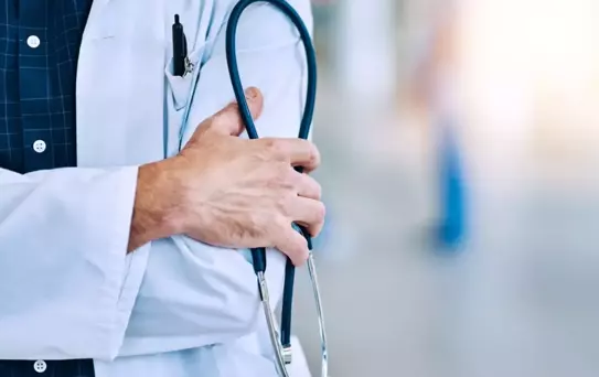 Sağlık Bakanlığı'ndan sosyal medya doktorlarına ayar! Suç duyurusunda bulunulacak