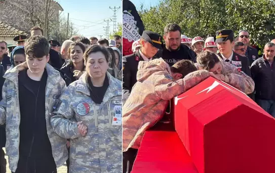 Babaya son veda! Anne ve oğlu, şehidi parkasıyla uğurladı